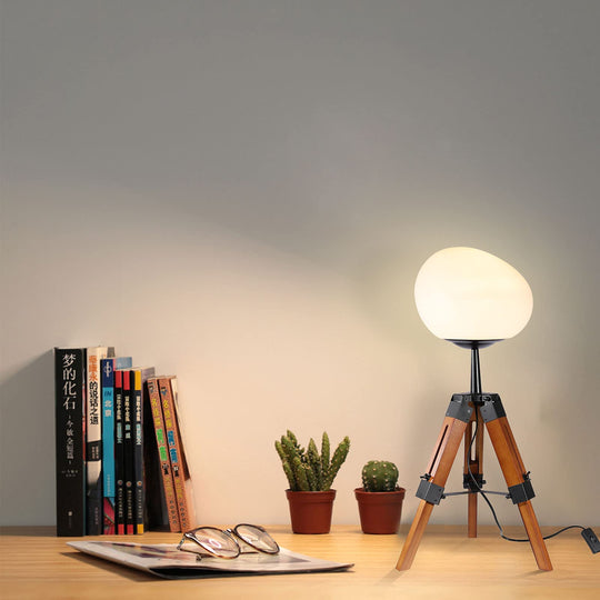 PE Round Wood Tripod Table Lamp