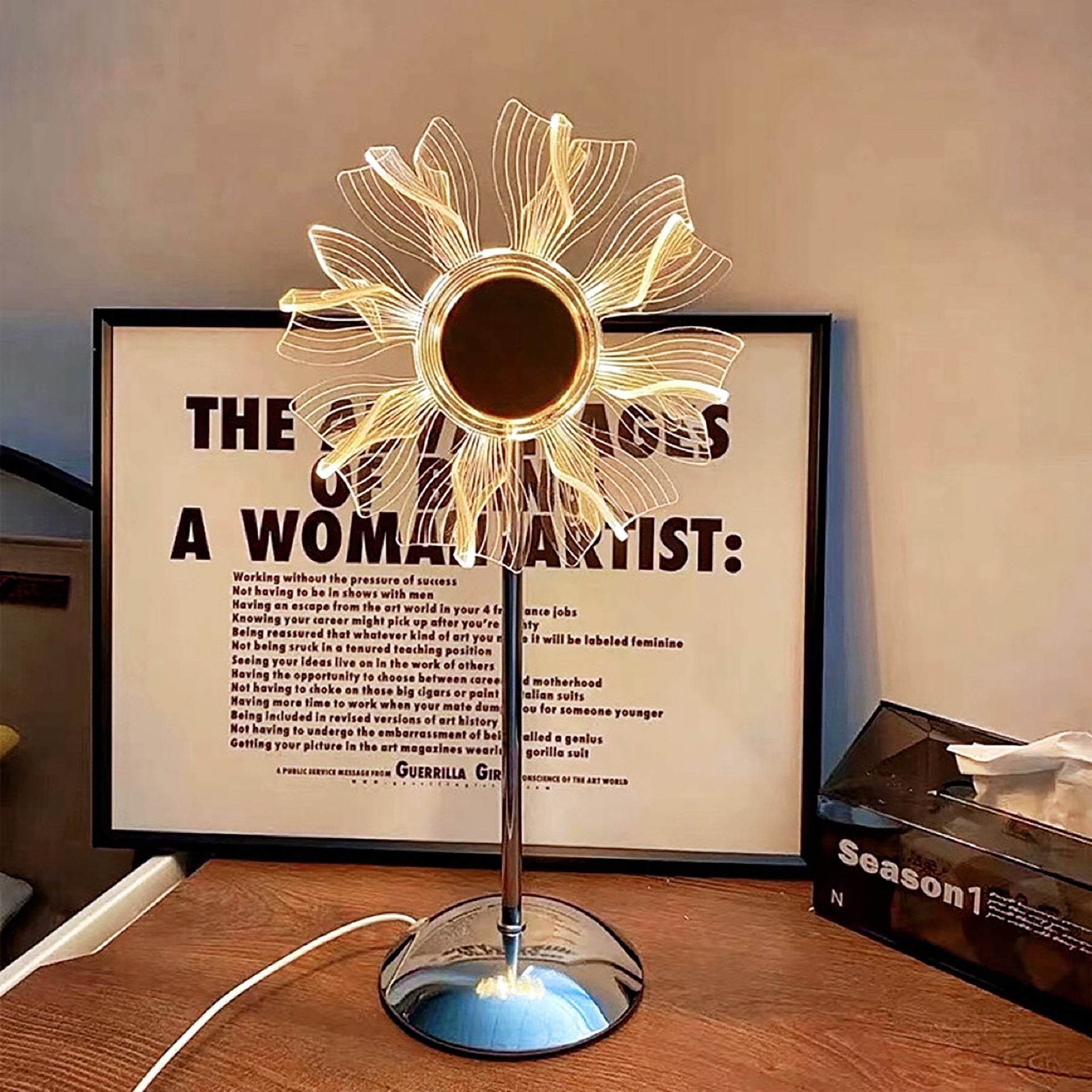 Windmill Sunflower Disc Iron Table Lamp