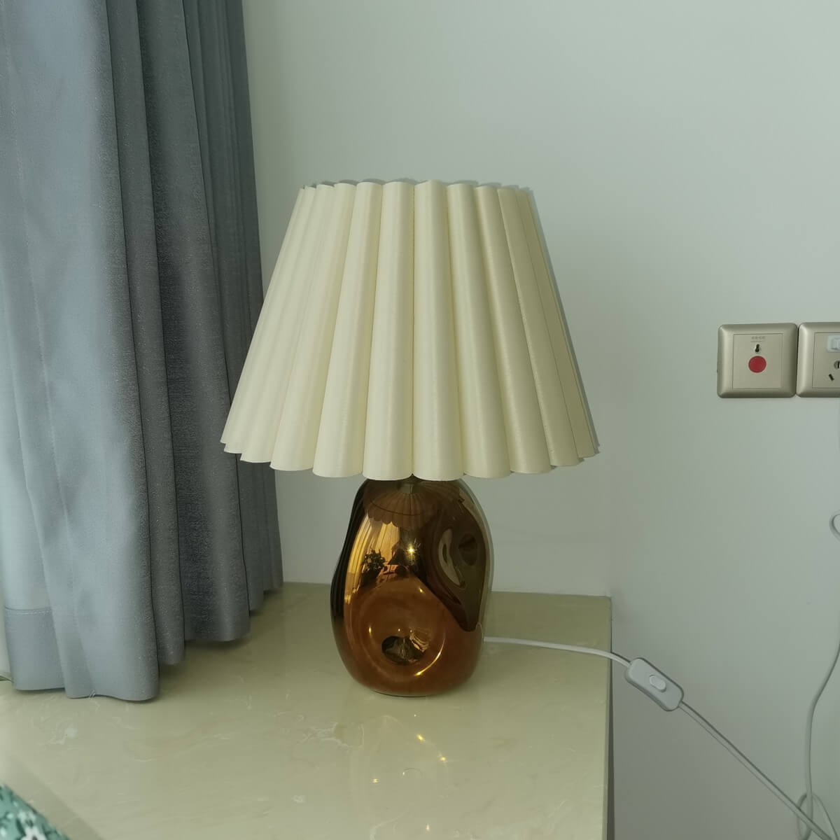 Pleated Umbrella Wave Glazed Table Lamp