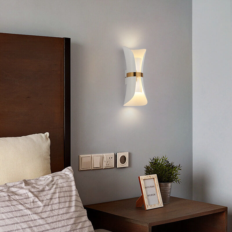 Column Hardware 2-Light Wall Lamp