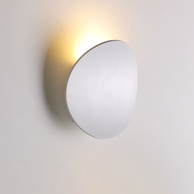 Curved Round Aluminum Wall Lamp