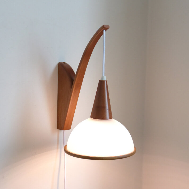 Solid Wood Pleated Fabric Wall Lamp