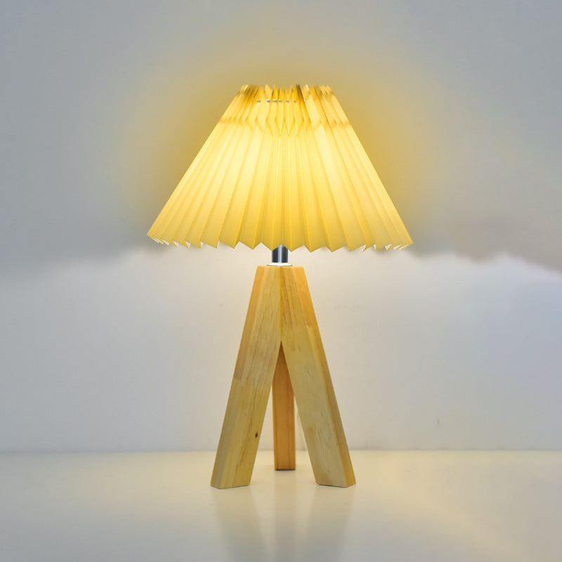 Round Cone Tripod Fabric Table Lamp