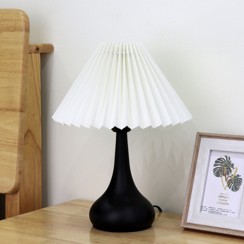 Gourd Folding Lampshade Metal Table Lamp