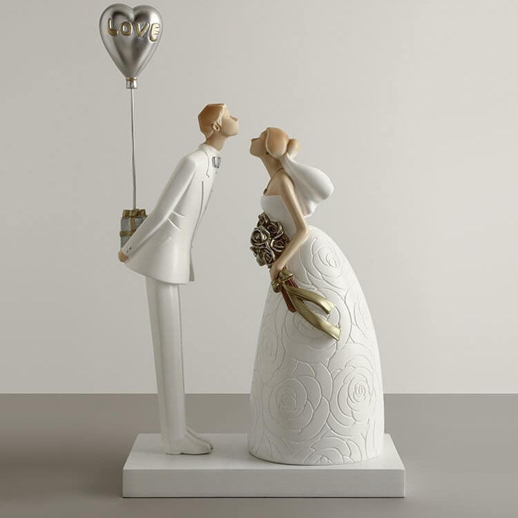 Romantic Resin Hugging Couple Table Lamp
