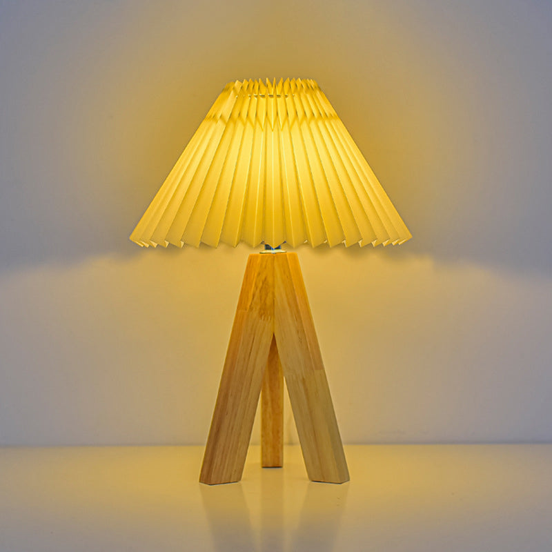 Round Cone Tripod Fabric Table Lamp
