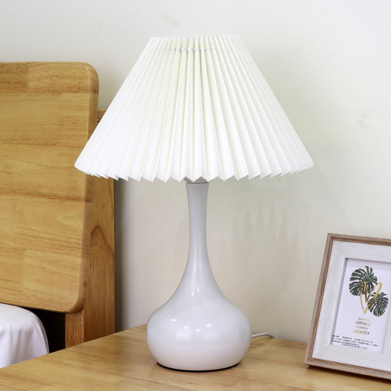 Gourd Folding Lampshade Metal Table Lamp