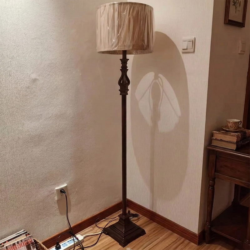 Modern European Retro Pleated Floor Lamp