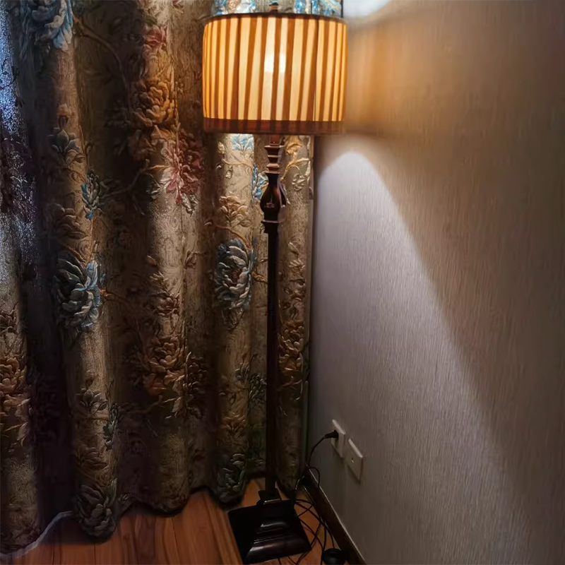 Modern European Retro Pleated Floor Lamp