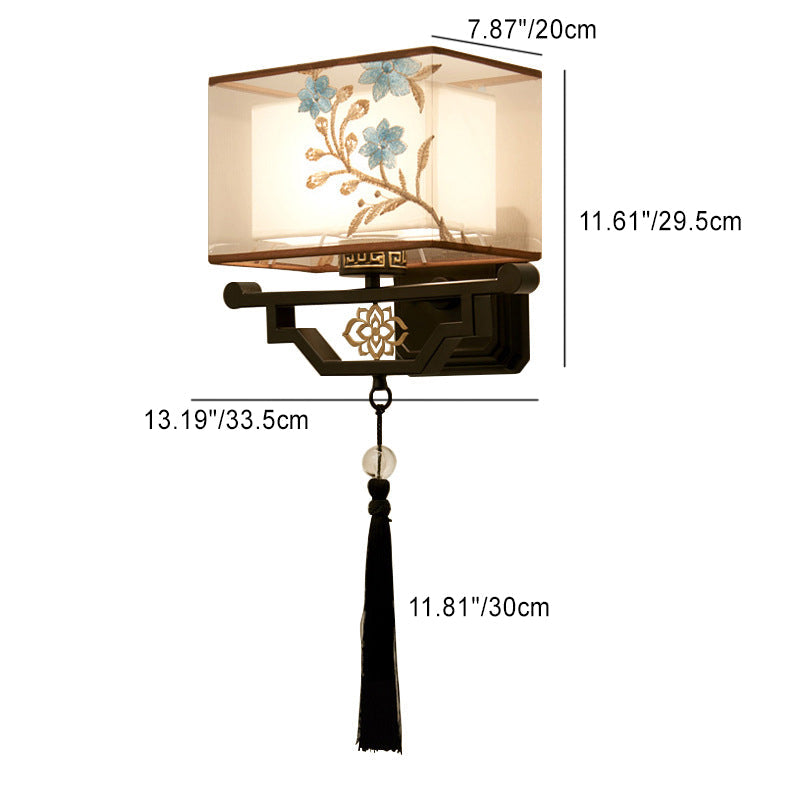 Classical Embroidered Iron Fabric Wall Lamp